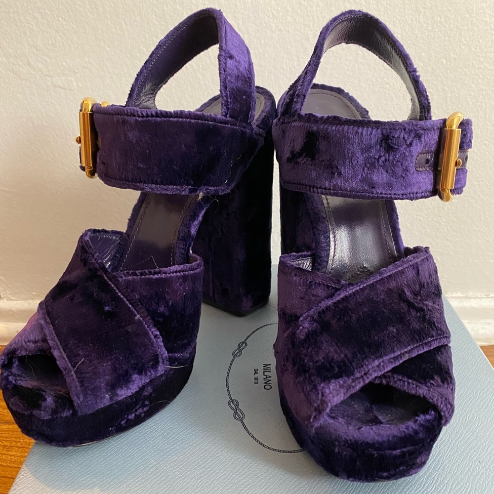 PRADA - Purple Velvet platforms with brass buckle - Picture 4 of 9